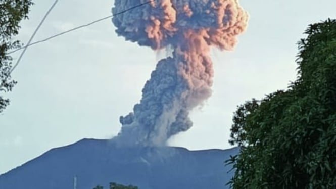 Gunung Marapi Meletus Kembali, Debu Vulkanik Mencapai Jarak 1 Kilometer