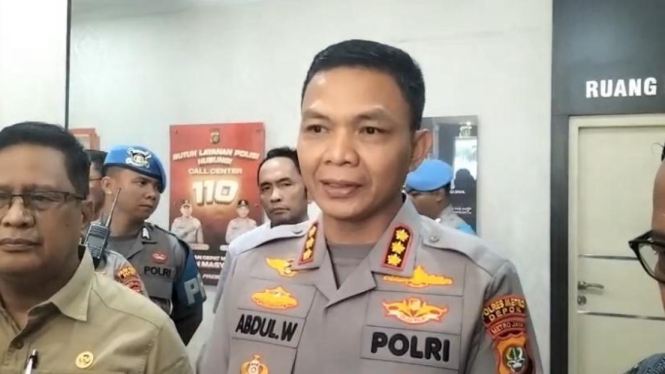 Dua Tersangka Perusakan dan Pembakaran Mobil Polisi di Depok Ditahan di Polda Metro Jaya