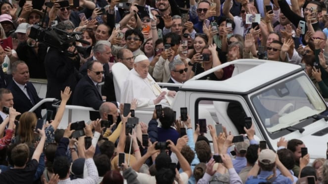 Papa Francisco después de la celebración de Pascua en el Vaticano (Dock: Photos de EP/Gregoria Borgia)