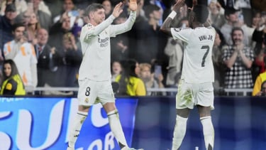 Pemain Real Madrid rayakan gol Federico Valverde
