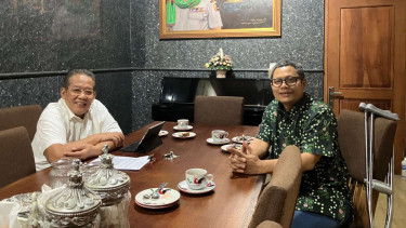 Dr Anang Iskandar dan Dr (CD) Singgih Tomi Gumilang