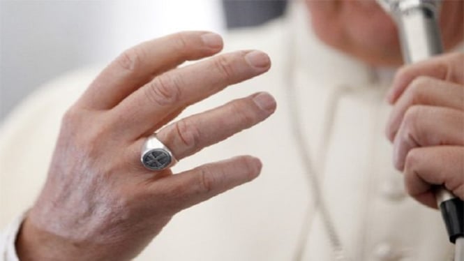 Cincin Kepausan Paus Fransiskus