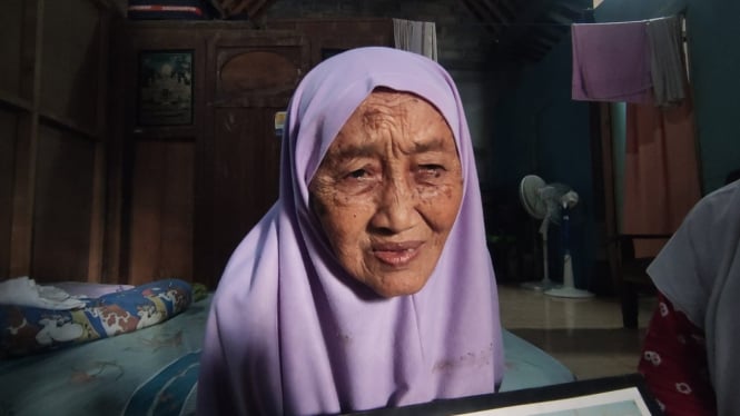 68072b736c0e0-mbah-semi-84-calon-jemaah-haji-asal-desa-tanjung-muntilan-magelang_665_374 68072b736c0e0-mbah-semi-84-calon-jemaah-haji-asal-desa-tanjung-muntilan-magelang_665_374