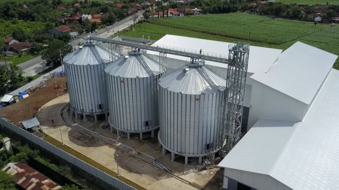 Molino de arroz moderno (Vaskita Karya Humas)
