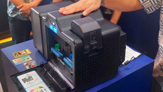 Menggaungkan Teknologi Pencetakan Kartu Retransfer