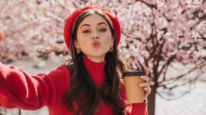 Rahasia Makeup Tahan Lama Saat Traveling, Tetap Fresh dan Flawless Sepanjang Hari!