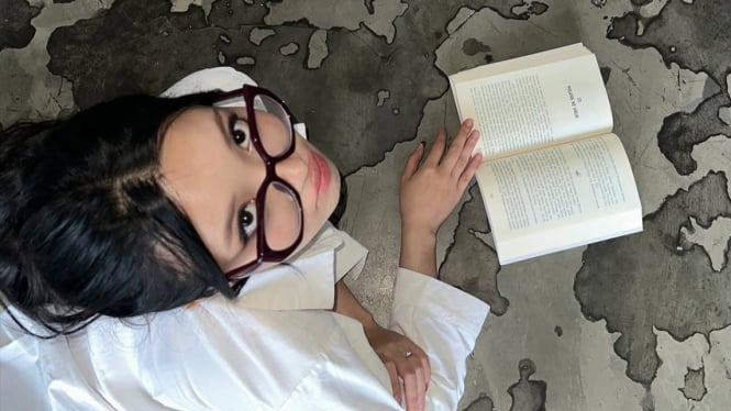 Cara Kreatif Bunga Reyza Promosikan Lagu Baru, Bikin Dracin Lokal di TikTok