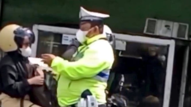 Oknum Polisi Terjaring Menerima Suap saat Razia
