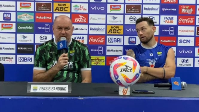 Pelatih Persib, Bojan Hodak dan Marc Klok (foto: Dede Idrus) 