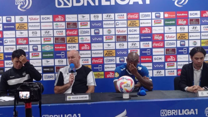 Bojan Hodak Menyingkap Rahasia Persib Bisa Menang Telak atas PSS di GBLA