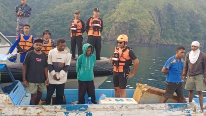 Tim SAR evakuasi nelayan