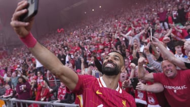 Pemain Liverpool, Mohamed Salah rayakan juara Premier League 2024/25