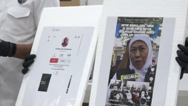 Barang bukti video hoaks Gubernur Jatim Khofifah Indar Parawansa promosi motor murah.