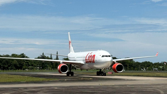 Penampakan pesawat jenis Airbus A330-343 dari maskapai Lion Air untuk  jemaah haji Embarkasi Banjarmasin- Foto Dok Istimewa