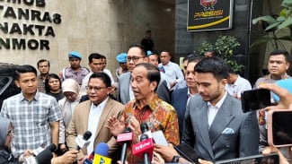 Jokowi Tunjukkan Semua Ijazah SD hingga UGM ke Penyelidik Polda Metro