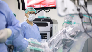 Tak Hanya Teknologi, BMHS Juga Siapkan Dokter Ahli Bedah Robotik Generasi Mendatang!
