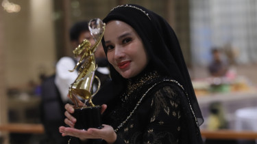 dr. Ayu Widyaningrum, MM, Magister AAAM, dan Magister IBAM