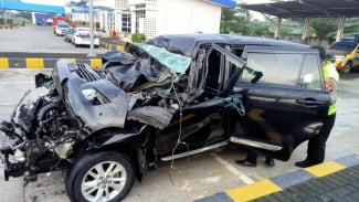 Penampakan Innova Anggota DPR yang Kecelakaan di Tol Pemalang Hingga Tewaskan Asistennya
