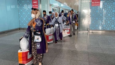 Jemaah haji Indonesia tiba di Bandara AMAA Madinah, Arab Saudi