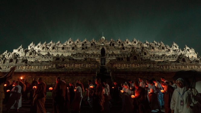 Ribuan Pengikut Buddha Akan Memadati Candi Borobudur Merayakan Waisak 2025, Intip Seremoni Mereka