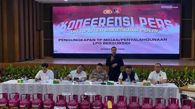 6818588332b1c-oplos-gas-3-kg-pangkalan-di-karawang-semarang-raup-untung-rp4-2-miliar_665_374 6818588332b1c-oplos-gas-3-kg-pangkalan-di-karawang-semarang-raup-untung-rp4-2-miliar_665_374
