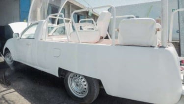 Mobil Kepausan atau popemobile Paus Fransiskus untuk anak-anak Gaza