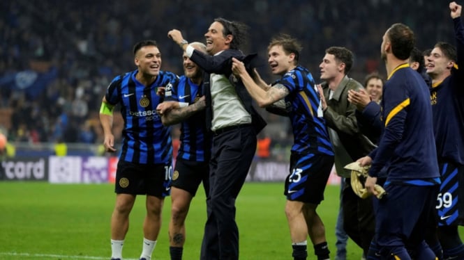 Inter Milan merayakan keberhasilan ke final Liga Champions 2024/2025