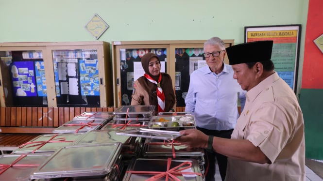 681afecf8fb3b-bill-gates-terkesan-dengan-program-makan-bergizi-gratis-prabowo_665_374