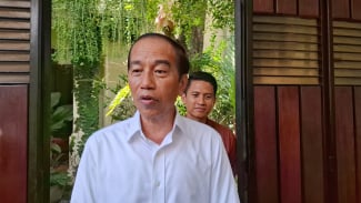 Respons Jokowi Dituding Ikut Cawe-cawe Mutasi Putra Try Sutrisno