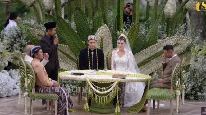 Luna Maya dan Maxime Bouttier.
