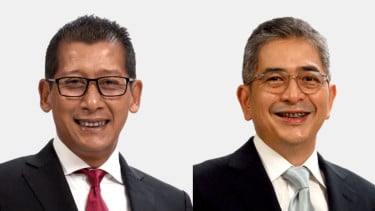 Aziz Armand (kiri) Depak Arsjad Rasjid (kanan) dari Kursi Dirut Indika Energy,