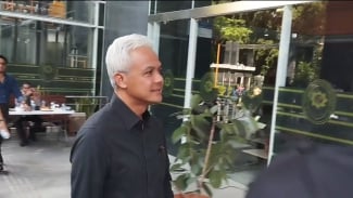 Penampakan Ganjar di Pengadilan Tipikor, Bawa Pesan Khusus Buat Hasto Kristiyanto