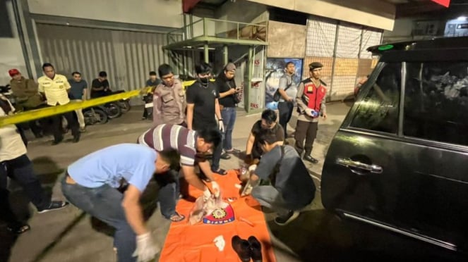 La policía de Jambivi evacuó a una mujer encontrada muerta en el auto