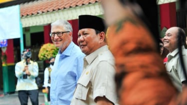 Presiden Prabowo Subianto bersama Bill Gates meninjau MBG di SD Jakarta