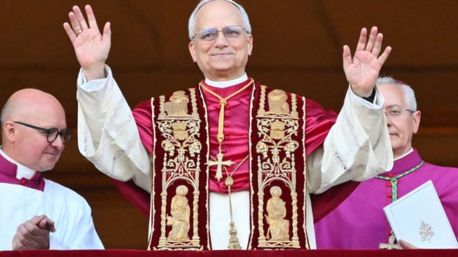 Robert Francis es seleccionado como Papa XIV Pope