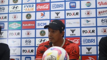 Jumpa Pers Alfredo Vera Jelang Lawan Borneo FC