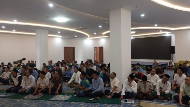 PPIH Hajj Costrast 2025 es la oración del viernes a Chipandoh Haimj Dermitry Tangerang Pangening Boan
