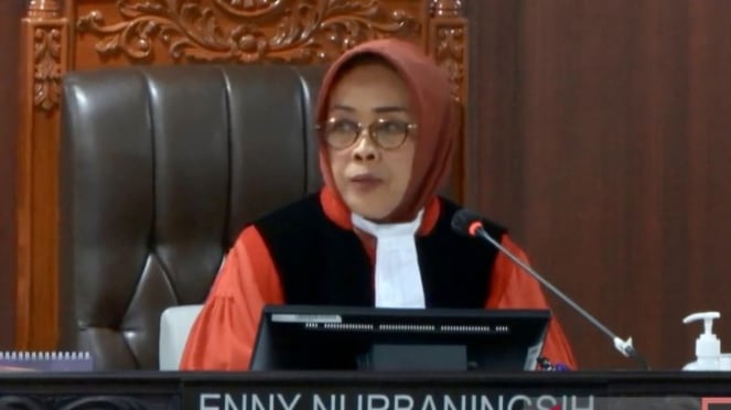 Juez de la Corte Constitucional (MK), Annie Nurbaningh