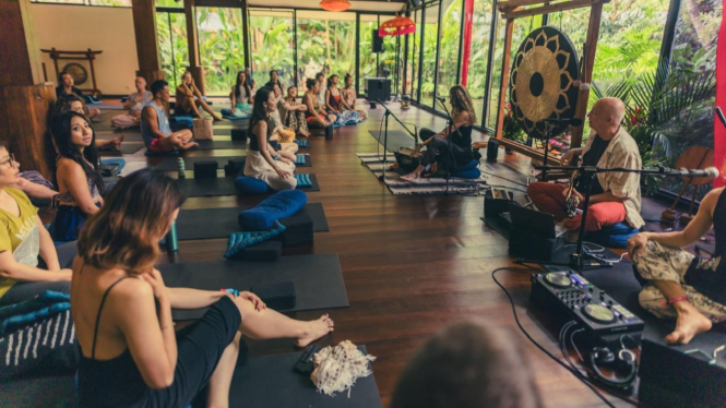 Jelas Yoga pada event Bali Spirit Festival 2025 di Ubud 