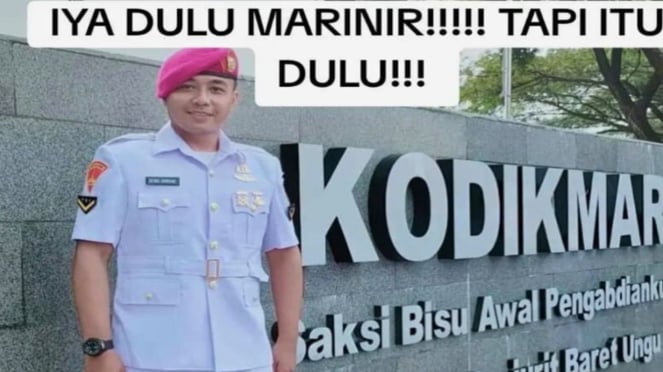 Serda Satriya Arata Kumbara con todo el uniforme de la Armada de Indonesia