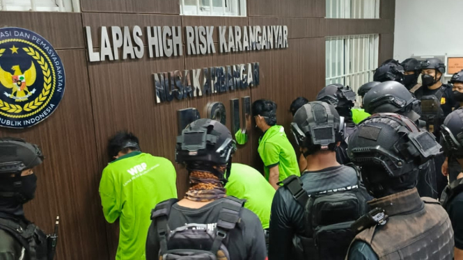 Sejumlah napi di Lapas Narkotika Muara Beliti Musi Rawas dipindahkan ke Lapas Nusakambangan.