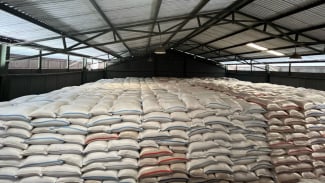 Bulog Jemput Bola ke Petani