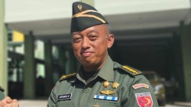 El jefe del ejército indonesio Pakhta Antony Hervaeva
