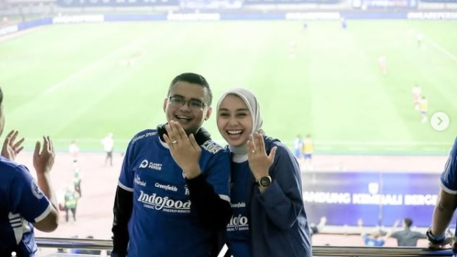 6822f15fcb605-maula-akbar-mulyadi-putra-lamar-putri-karlina_665_374 6822f15fcb605-maula-akbar-mulyadi-putra-lamar-putri-karlina_665_374