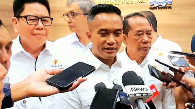 [Ketua Umum Kadin Indonesia, Anindya Bakrie, usai meresmikan Kantor Pusat Konsultasi dan Pendampingan Satgas Makan Bergizi Gratis (MBG) Gotong Royong Kadin, di Gedung Tempo Scan Tower kawasan Kuningan, Jakarta Selatan, Selasa, 13 Mei 2025]