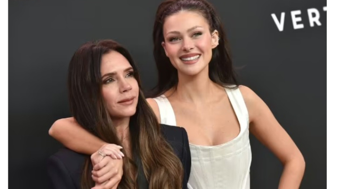 Victoria Beckham dan Nicola Peltz