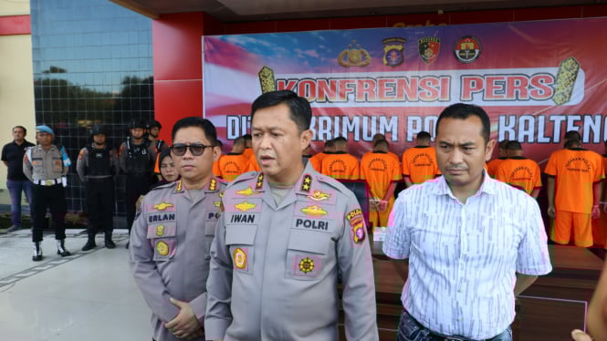 682437bebfa70-kasus-penyegelan-perusahaan-oleh-ormas-naik-sidik-polisi-ultimatum-ketua-grib-jaya-kalteng-hadir-pemeriksaan_665_374 682437bebfa70-kasus-penyegelan-perusahaan-oleh-ormas-naik-sidik-polisi-ultimatum-ketua-grib-jaya-kalteng-hadir-pemeriksaan_665_374