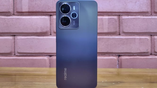 Realme 14 5G.
