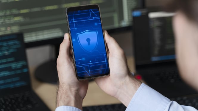 6825a2ccbb788-dua-lapisan-keamanan-two-factor-authentication_665_374