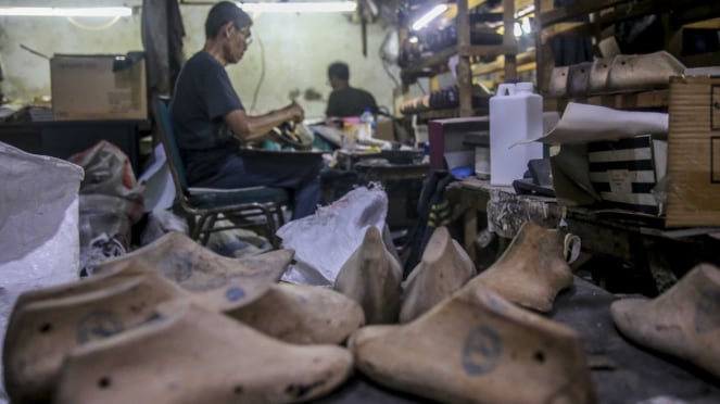 Fabricación de zapatos para mujeres para mujeres